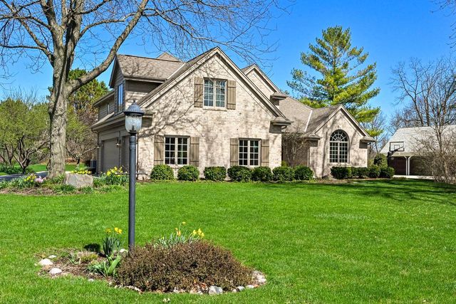 17700 Parish DRIVE, Brookfield, WI 53045
