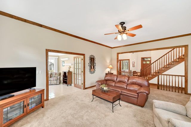 17700 Parish DRIVE, Brookfield, WI 53045