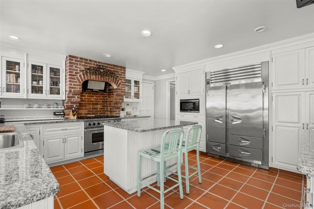 103 Aviemore Drive, New Rochelle, NY 10804