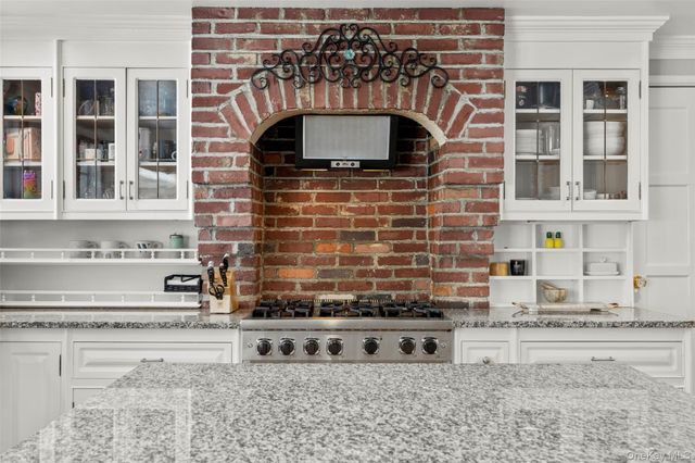 103 Aviemore Drive, New Rochelle, NY 10804