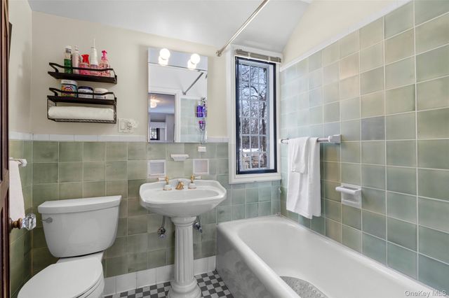 103 Aviemore Drive, New Rochelle, NY 10804