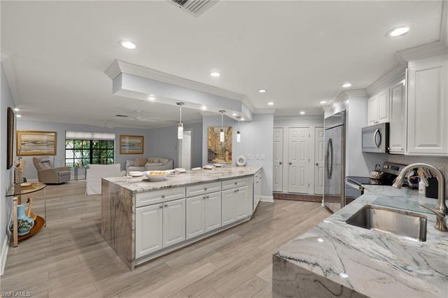 2259 QUEENS WAY, Naples, FL 34112