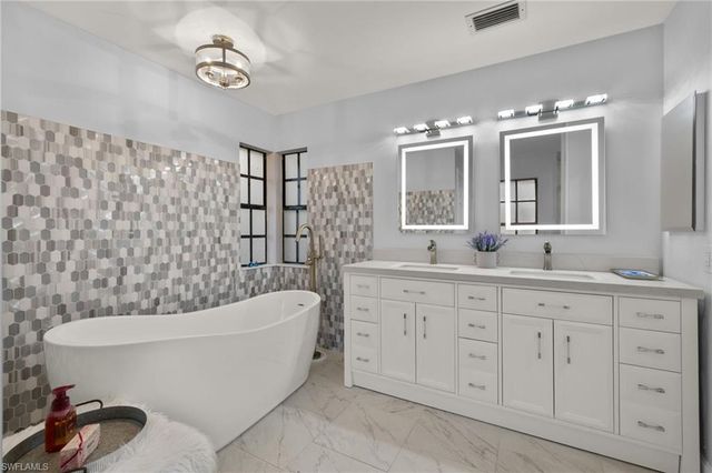 2259 QUEENS WAY, Naples, FL 34112