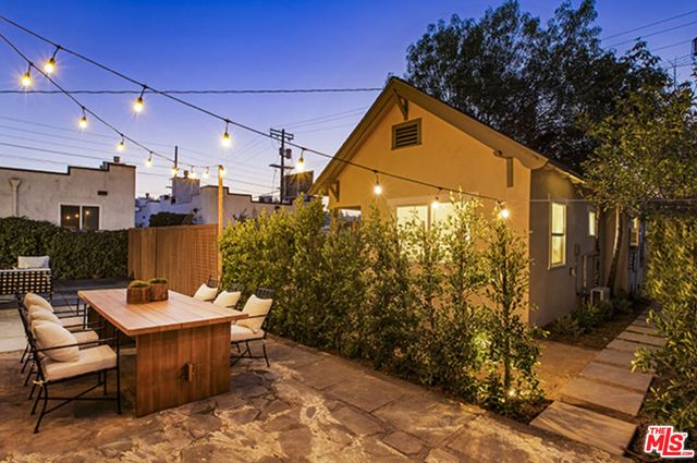 1411 Armadale Avenue, Los Angeles, CA 90042