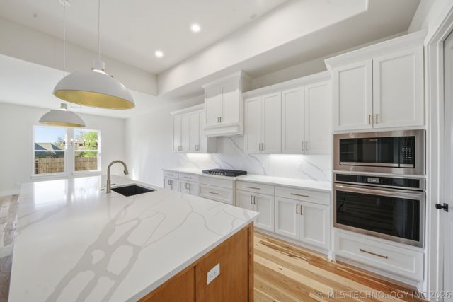 2102 E 138th Street, Bixby, OK 74008