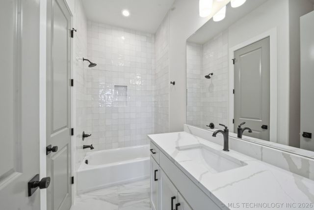 2102 E 138th Street, Bixby, OK 74008