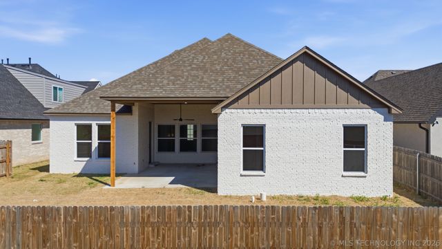 2102 E 138th Street, Bixby, OK 74008