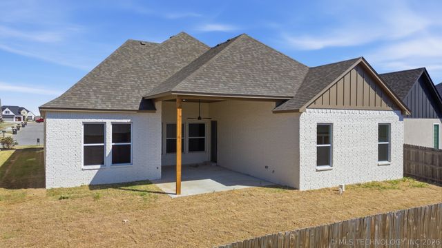 2102 E 138th Street, Bixby, OK 74008