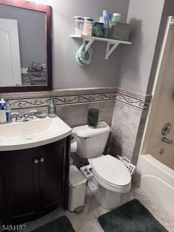 312 Brittany Dr 312, Wayne Twp., NJ 07470