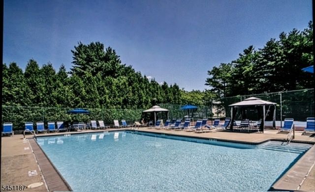 312 Brittany Dr 312, Wayne Twp., NJ 07470