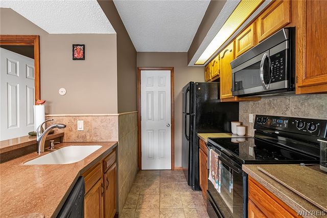 3 Keph Drive 8, Amherst, NY 14228
