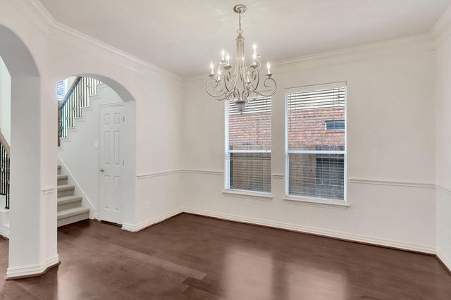 27 Frontera, The Woodlands, TX 77382