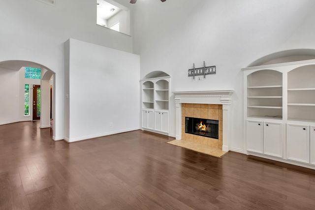 27 Frontera, The Woodlands, TX 77382