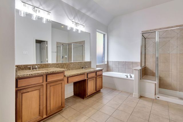 27 Frontera, The Woodlands, TX 77382