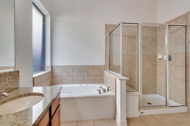 27 Frontera, The Woodlands, TX 77382