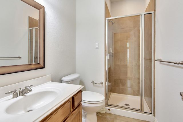 27 Frontera, The Woodlands, TX 77382