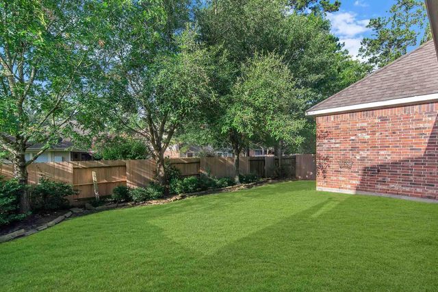 27 Frontera, The Woodlands, TX 77382