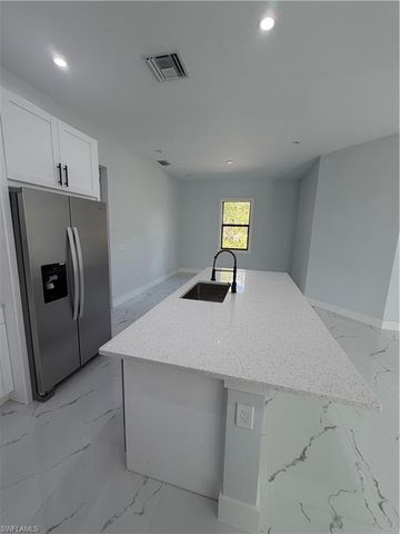 2863 52nd AVE NE, Naples, FL 34120