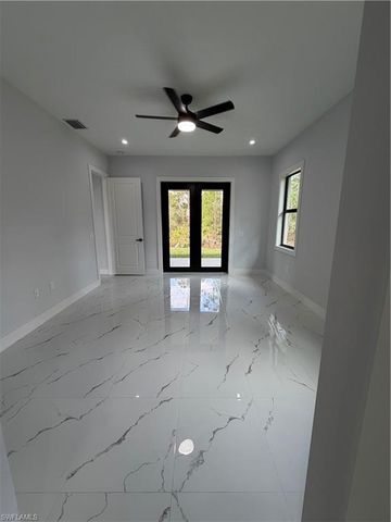 2863 52nd AVE NE, Naples, FL 34120