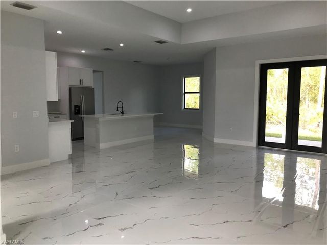 2863 52nd AVE NE, Naples, FL 34120