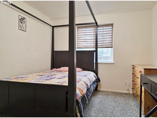 795 Red Cedar Ct, Eugene, OR 97402