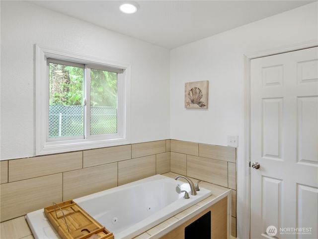 18824 SE 164th St, Renton, WA 98058