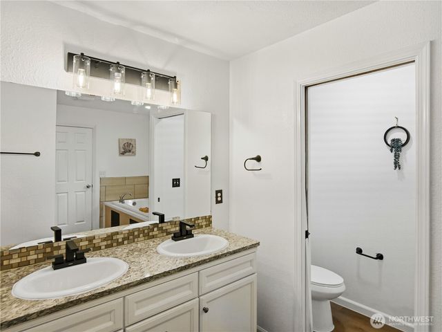 18824 SE 164th St, Renton, WA 98058