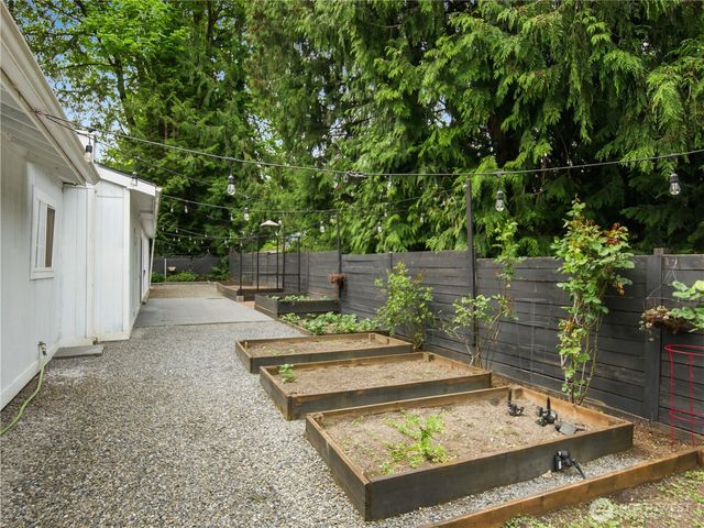 18824 SE 164th St, Renton, WA 98058