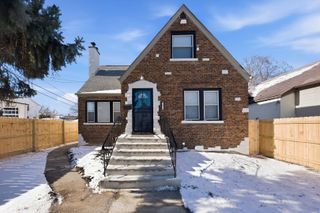11576 S La Salle Street, Chicago, IL 60628