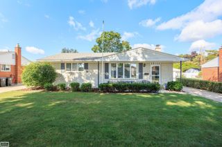 15111 Houghton Street, Livonia, MI 48154