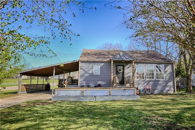 1144 Chestnut Street, Osawatomie, KS 66064