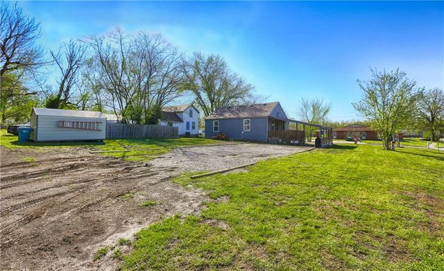 1144 Chestnut Street, Osawatomie, KS 66064