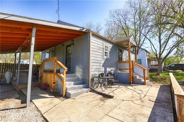 1144 Chestnut Street, Osawatomie, KS 66064