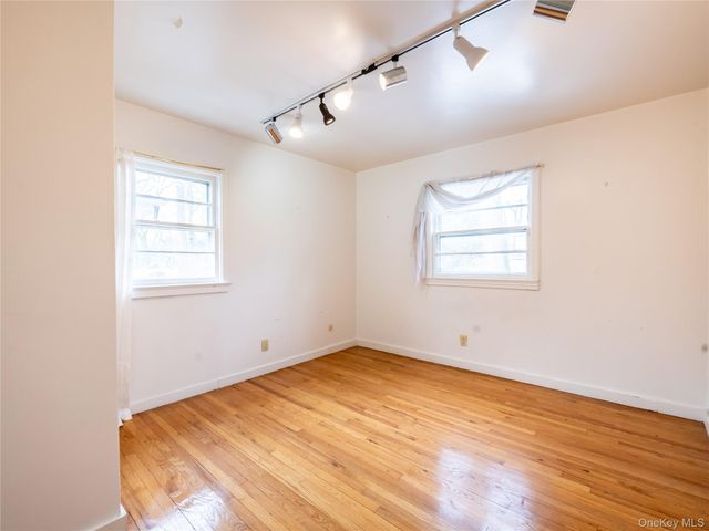 127 Wooleys Lane, Great Neck, NY 11023