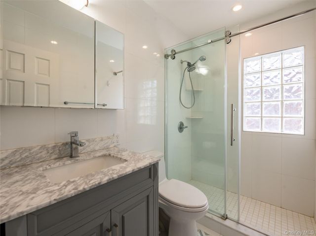 127 Wooleys Lane, Great Neck, NY 11023