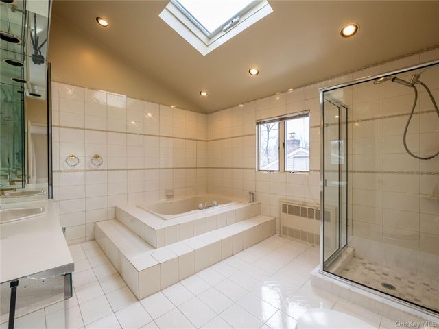 127 Wooleys Lane, Great Neck, NY 11023