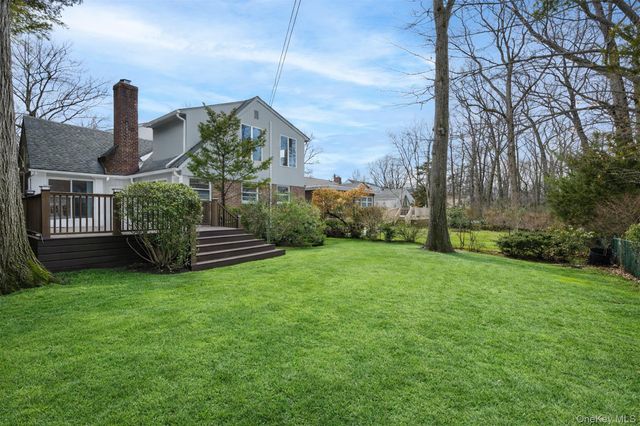 127 Wooleys Lane, Great Neck, NY 11023