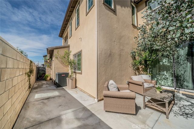 6619 Canopy, Fontana, CA 92336