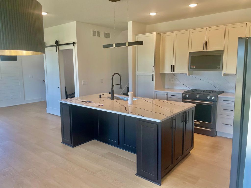 4550 Savanna Trail, Chaska, MN 55318 — photo 4