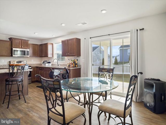 16 OPULENT CT, Hedgesville, WV 25427