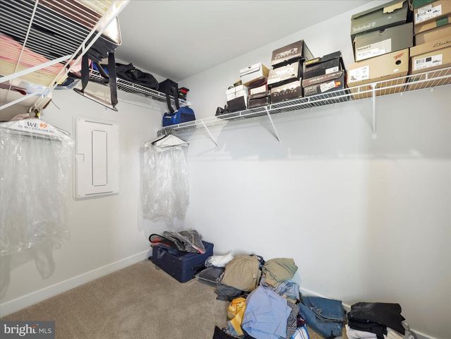 16 OPULENT CT, Hedgesville, WV 25427