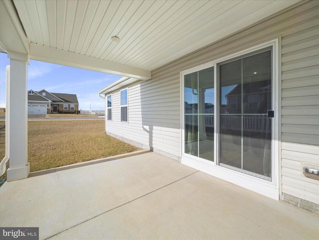 16 OPULENT CT, Hedgesville, WV 25427