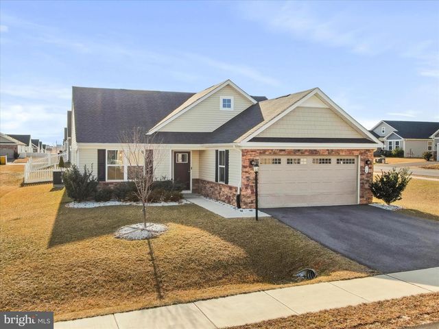 16 OPULENT CT, Hedgesville, WV 25427