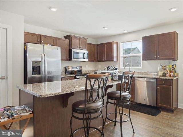 16 OPULENT CT, Hedgesville, WV 25427