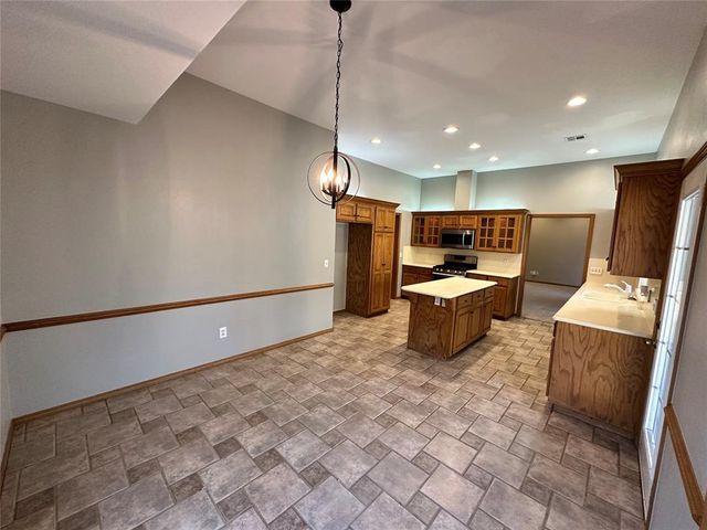 1819 Duckhawk Court, Edmond, OK 73003