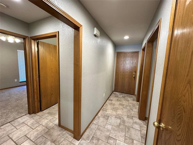 1819 Duckhawk Court, Edmond, OK 73003