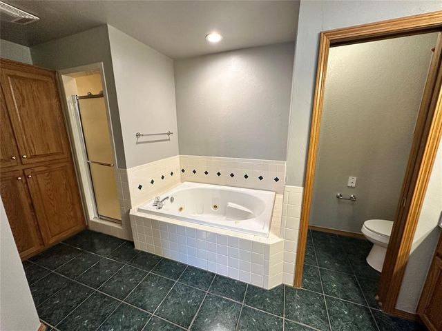 1819 Duckhawk Court, Edmond, OK 73003