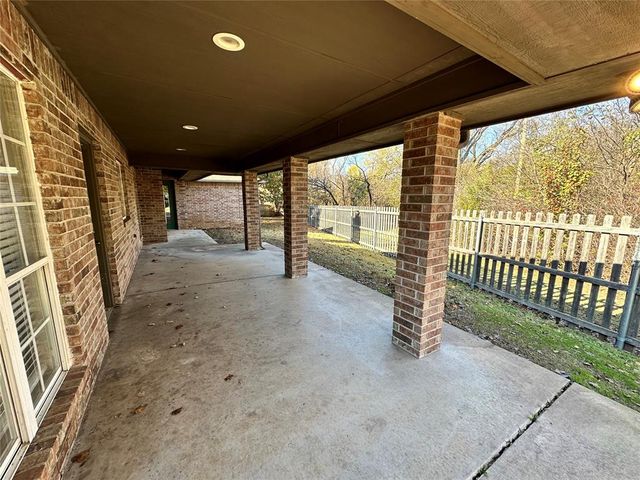 1819 Duckhawk Court, Edmond, OK 73003