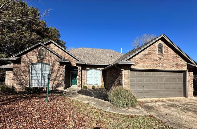 1819 Duckhawk Court, Edmond, OK 73003