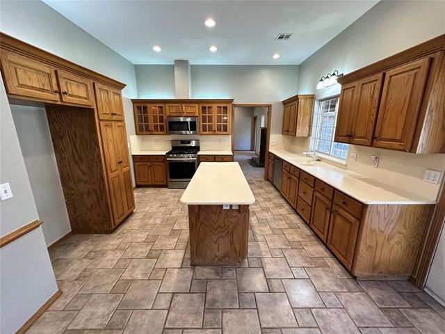 1819 Duckhawk Court, Edmond, OK 73003